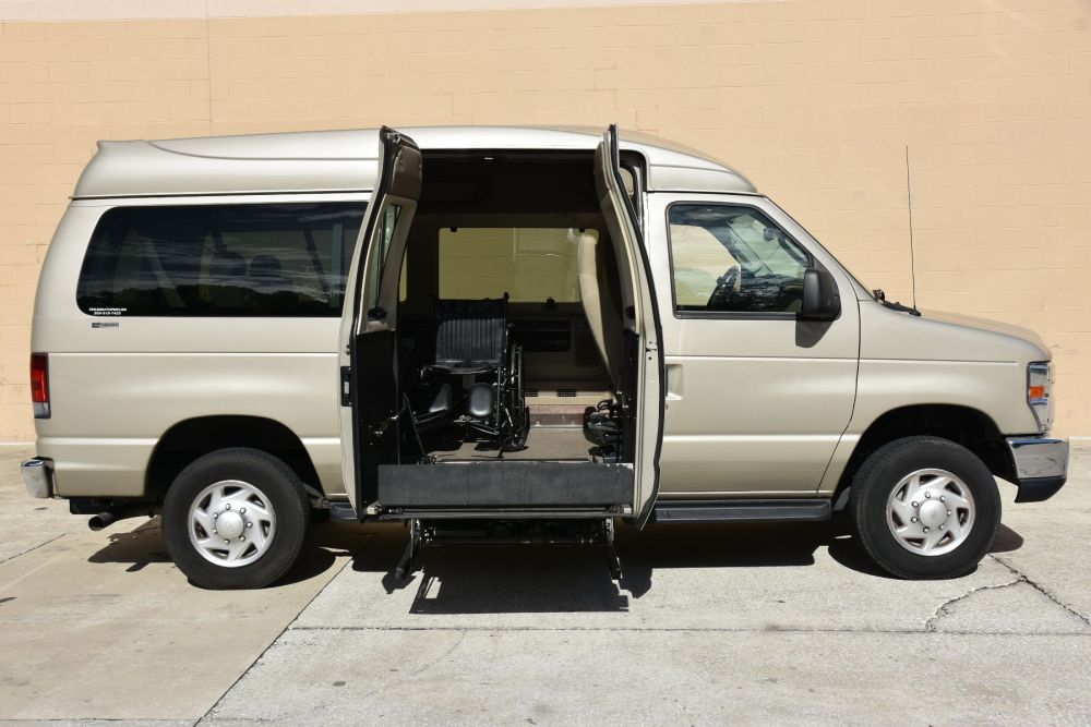 ford e-series econoline wagon 2013 1FBNE3BL1DDA58931 image ford e-series econoline wagon 2013 1FBNE3BL1DDA58931 image